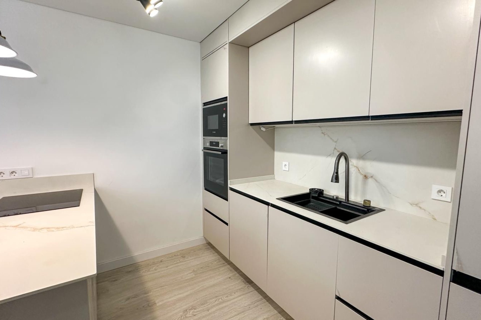 Reventa - apartment -
Torrevieja - Playa Los Naufragos