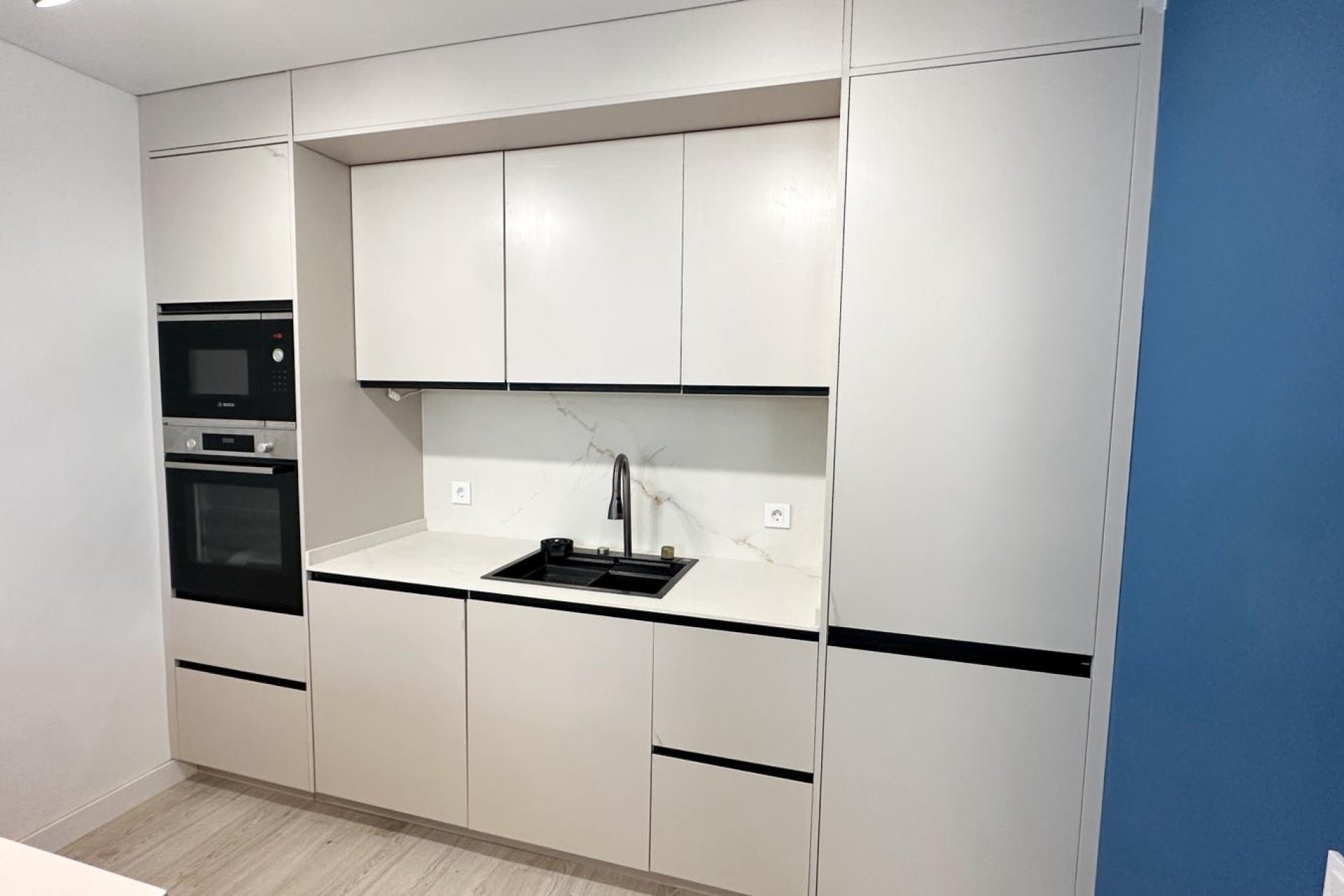 Reventa - apartment -
Torrevieja - Playa Los Naufragos