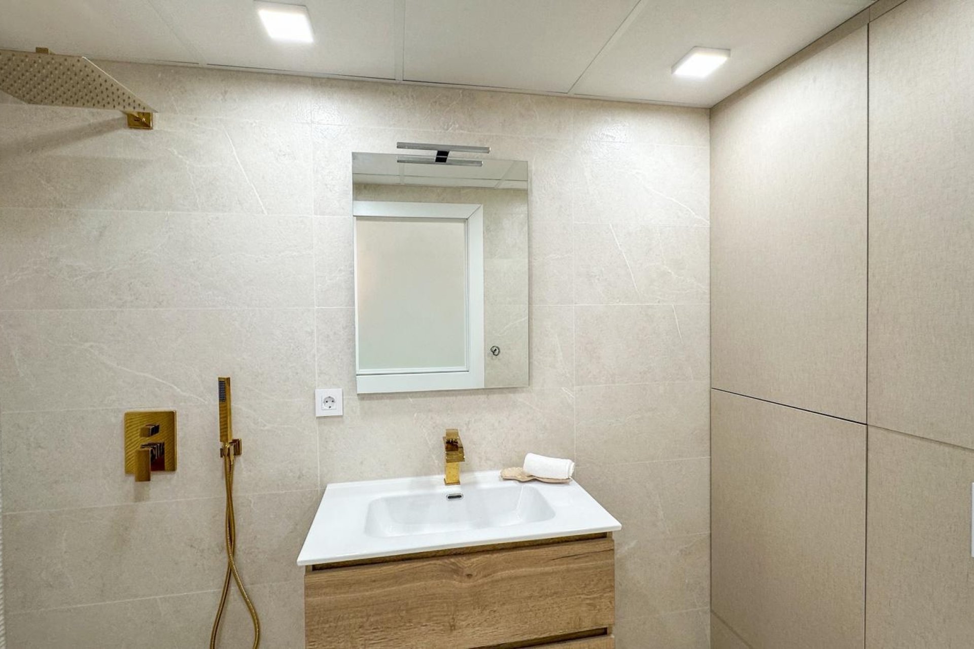 Reventa - apartment -
Torrevieja - Playa Los Naufragos