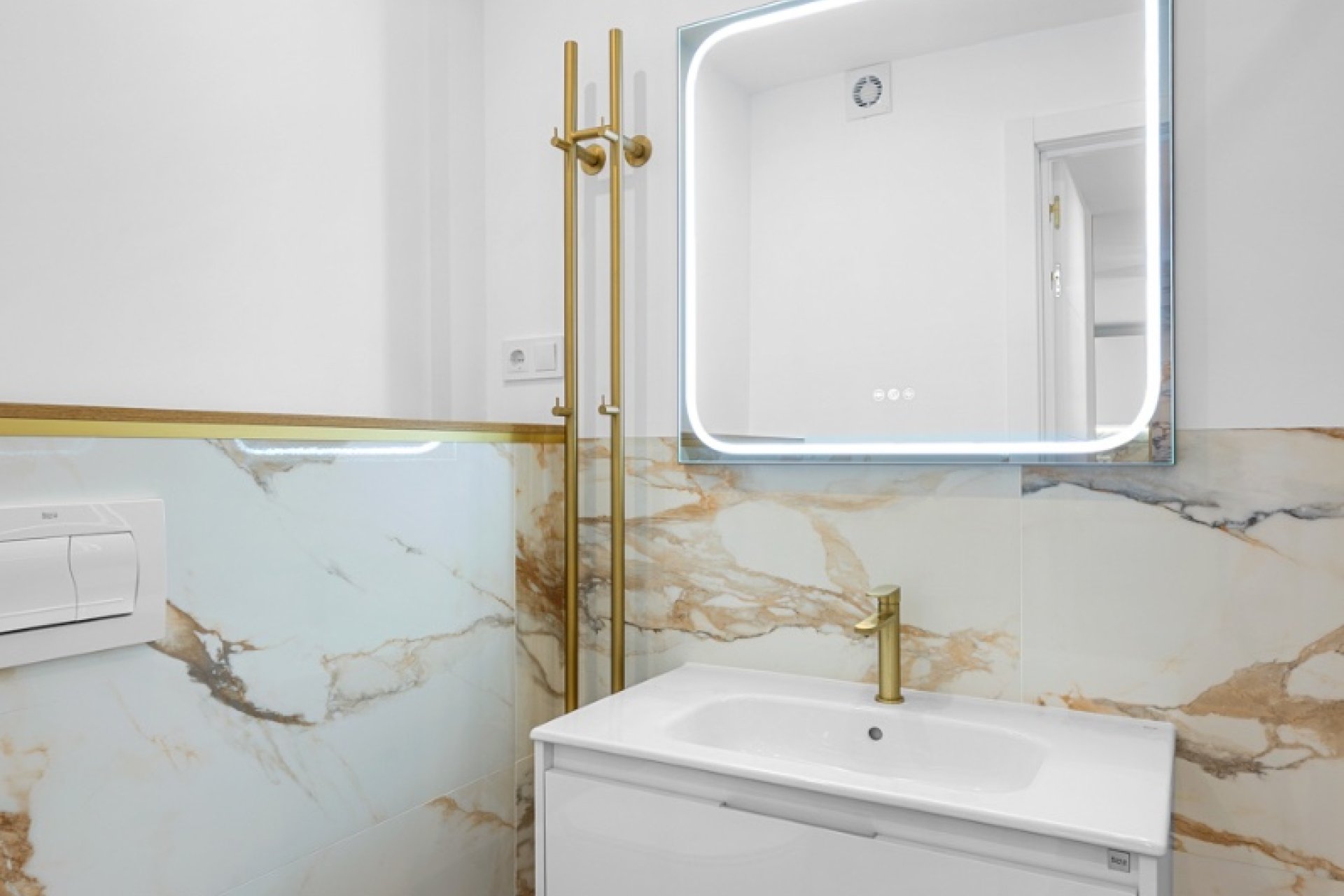 Reventa - apartment -
Torrevieja - Punta Prima