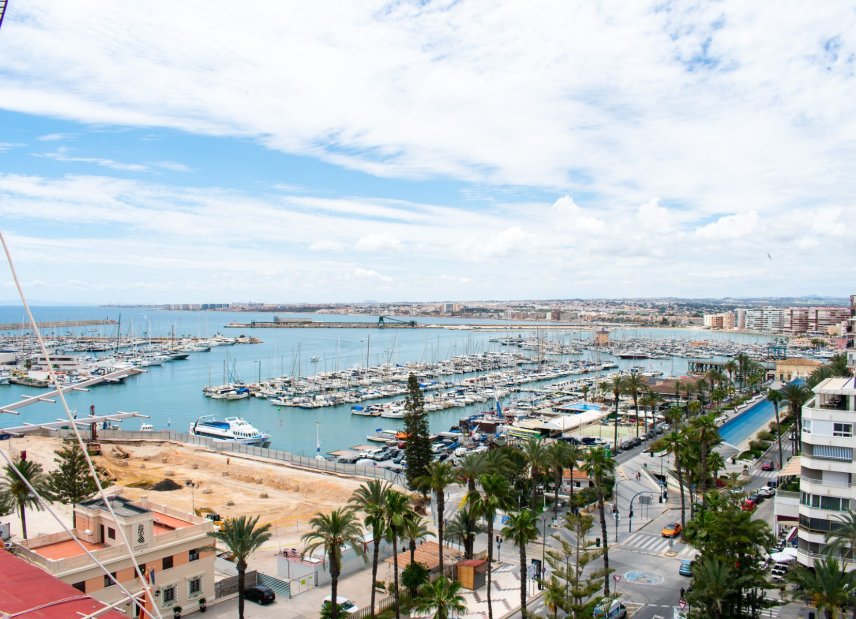 Reventa - apartment -
Torrevieja