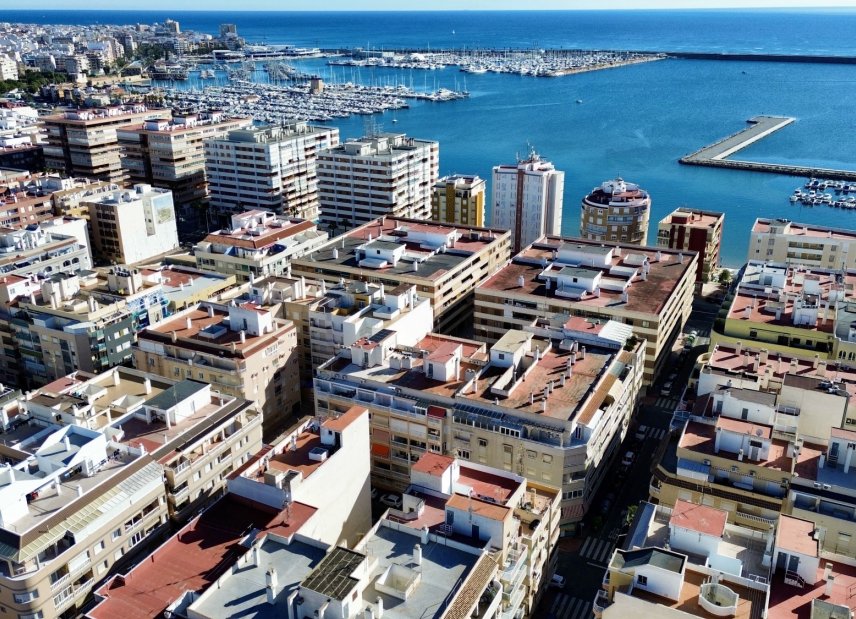Reventa - apartment -
Torrevieja