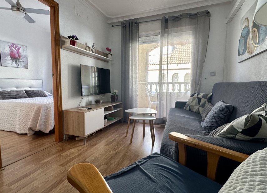 Reventa - apartment -
Torrevieja