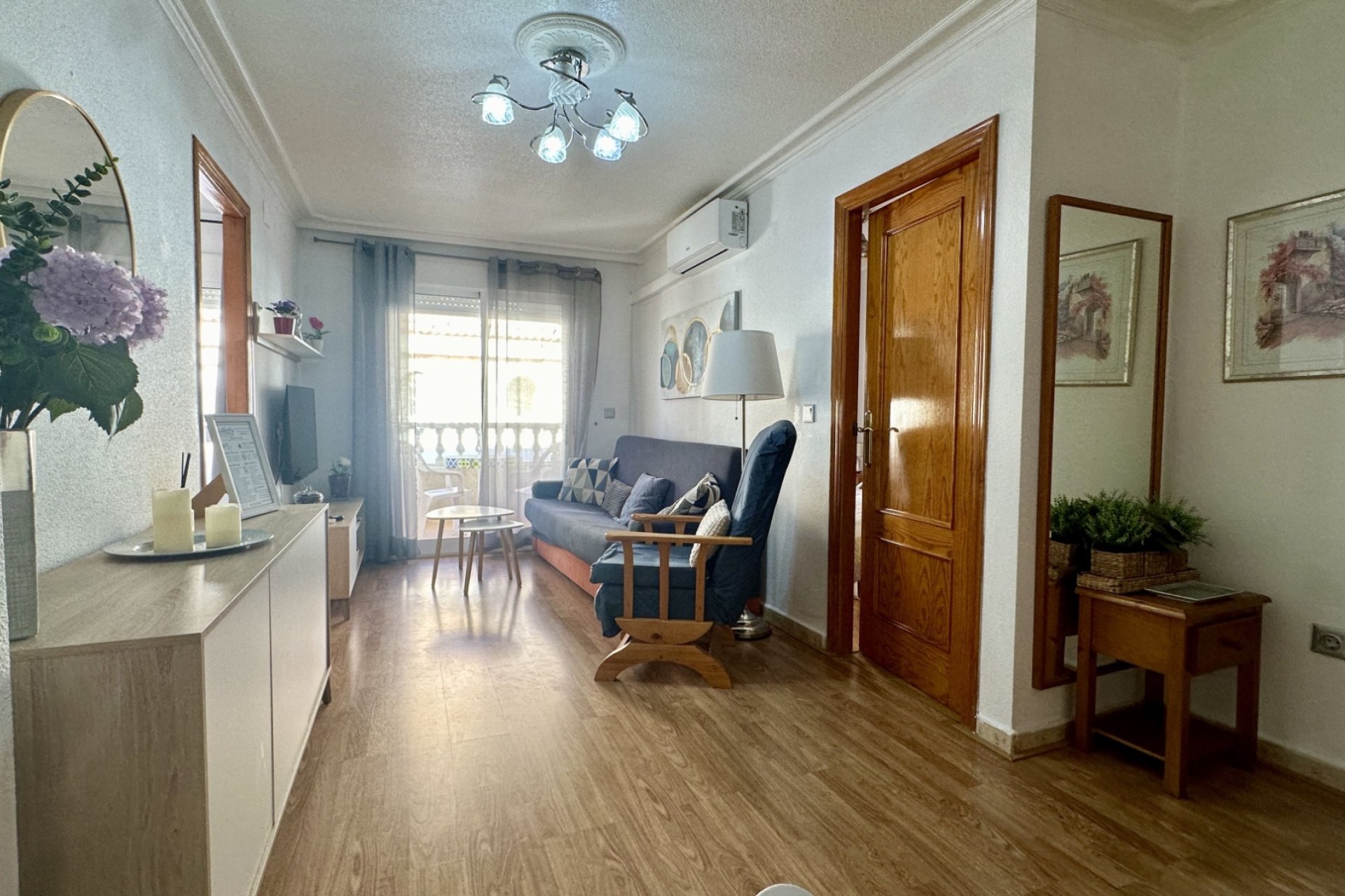 Reventa - apartment -
Torrevieja