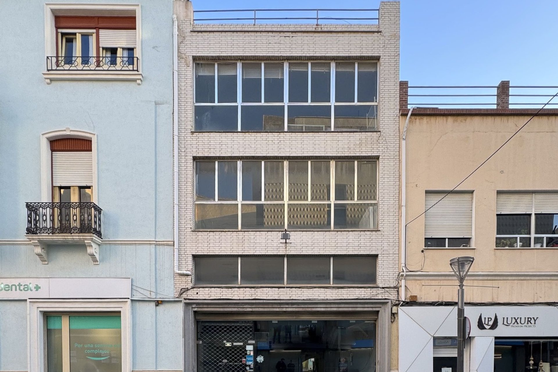 Reventa - Comercial -
Torrevieja - Center