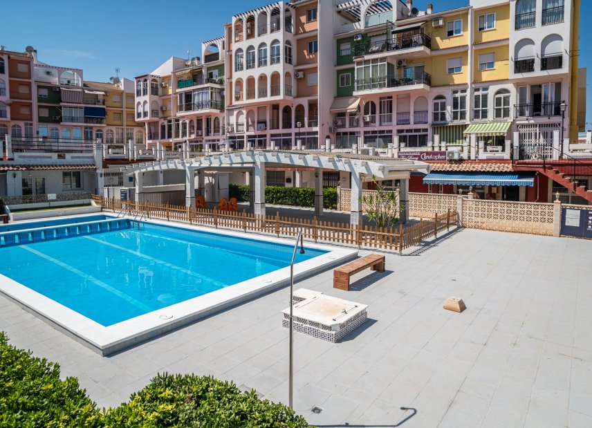 Reventa - Comercial -
Torrevieja - La veleta
