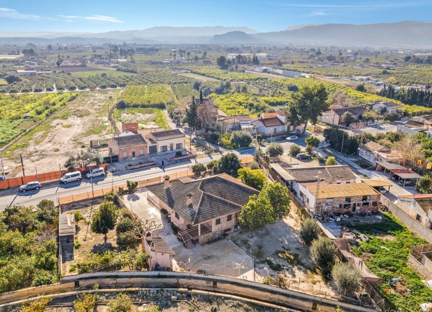 Reventa - Country House -
Beniel - Carretera de Beniel