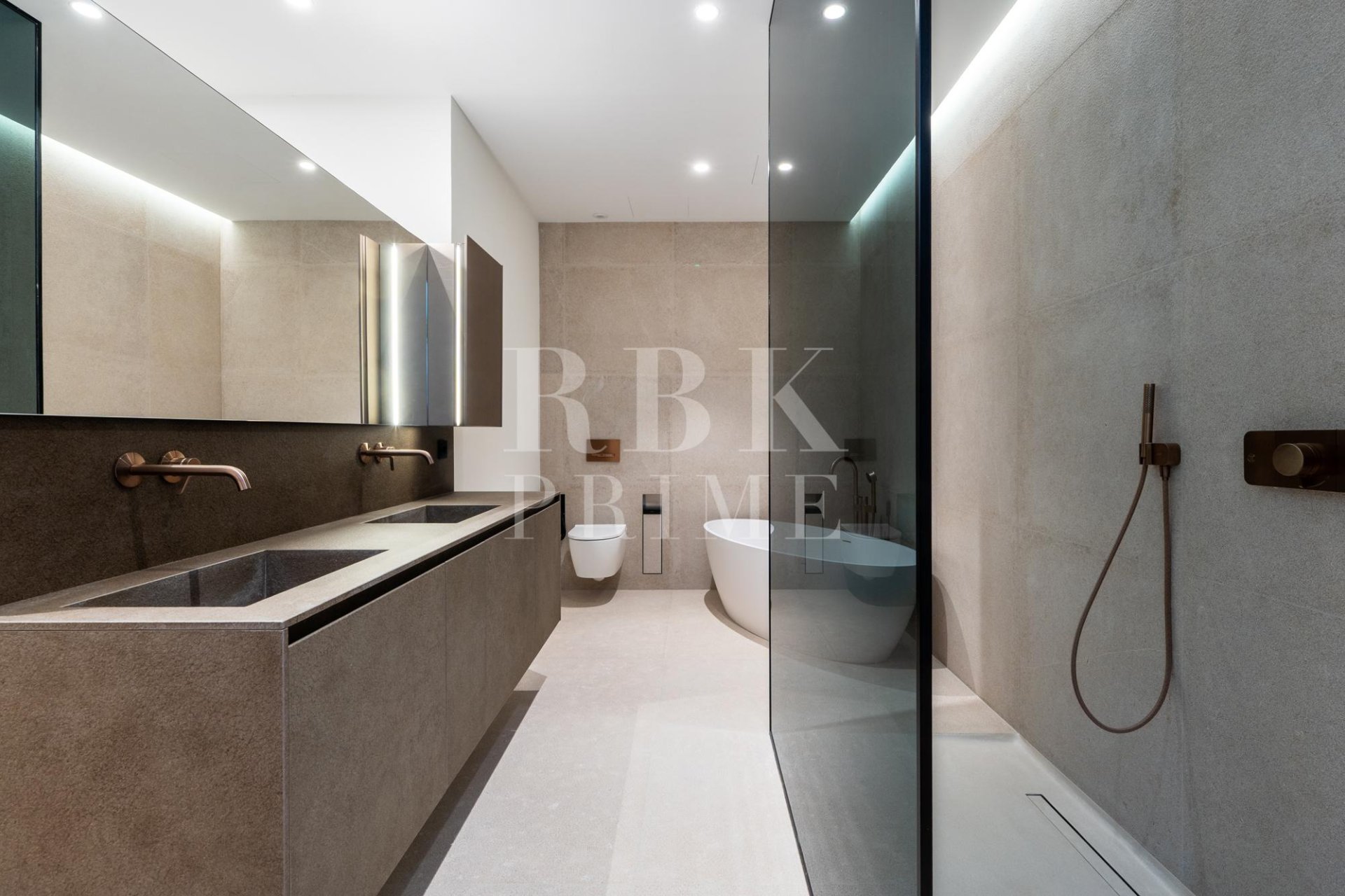 Reventa - Palace -
Palma - El Terreno