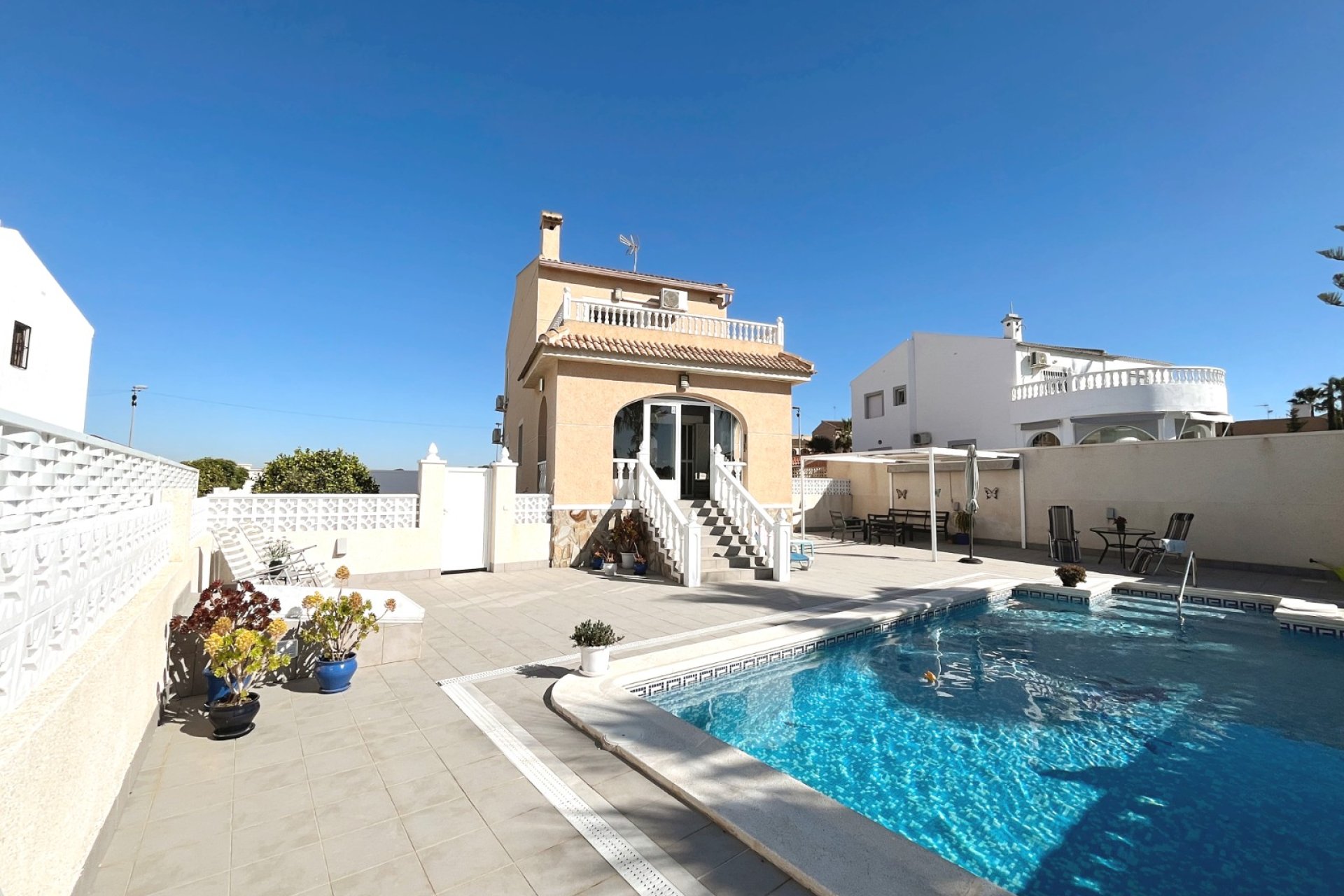 Reventa - Villa -
Benijofar - Monte Azul