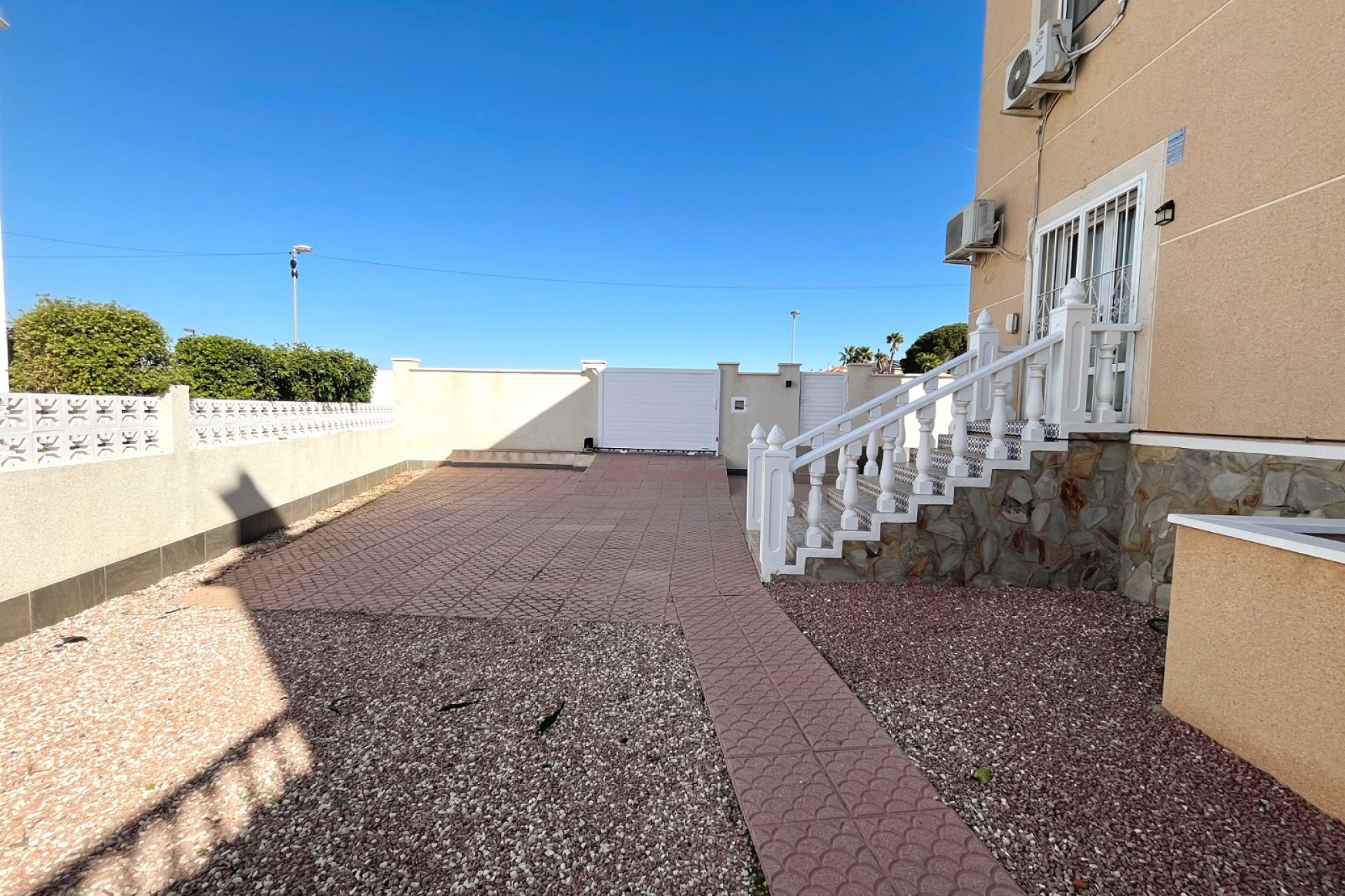 Reventa - Villa -
Benijofar - Monte Azul