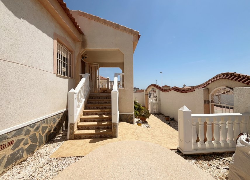 Reventa - Villa -
Ciudad Quesada - Airstrip