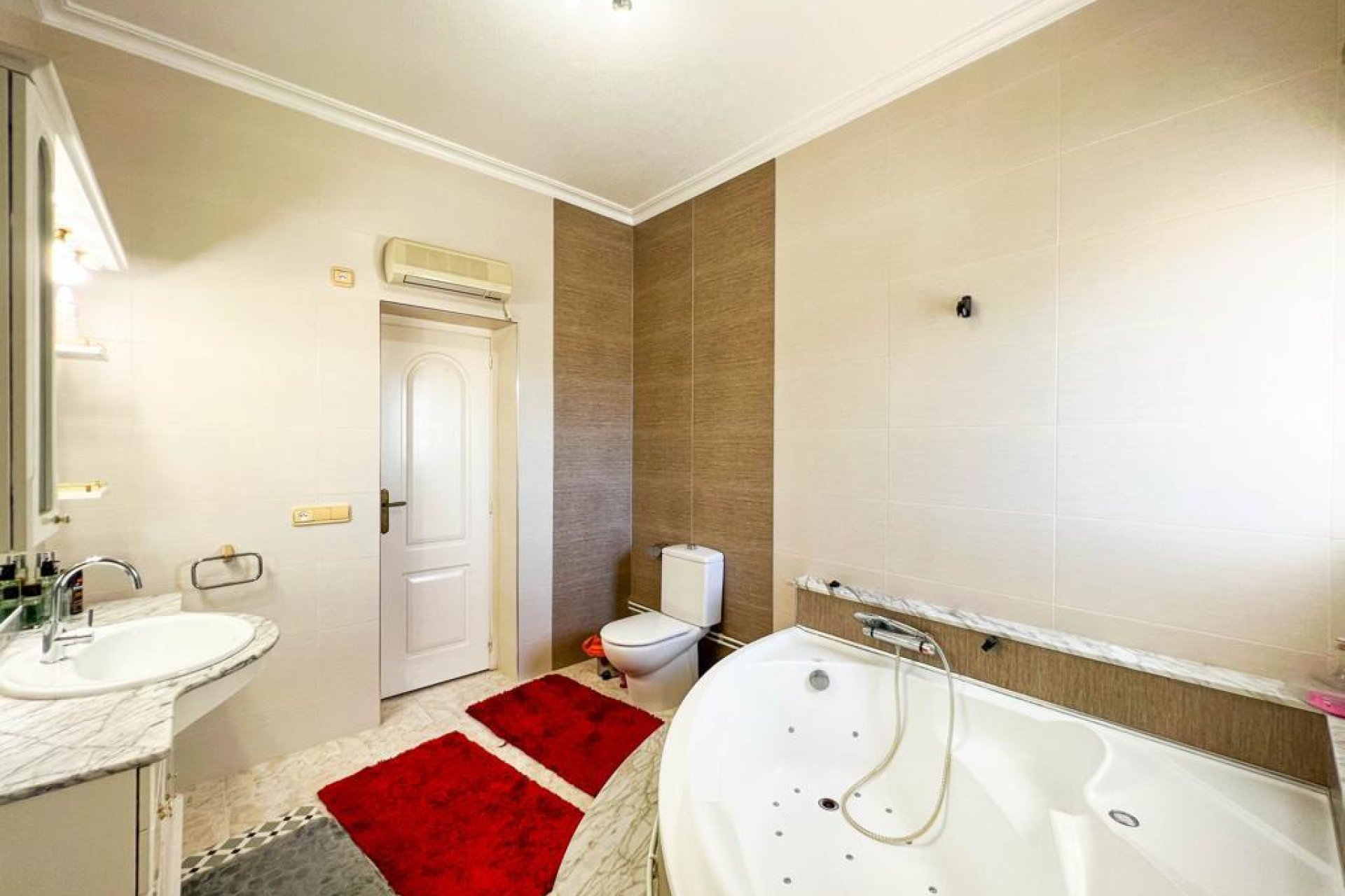 Reventa - Villa -
Ciudad Quesada - Doña Pepa