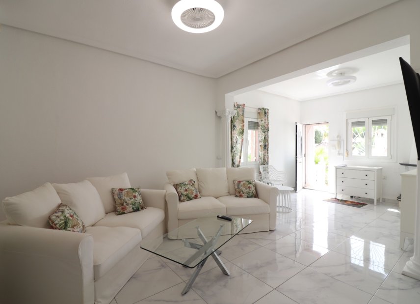 Reventa - Villa -
Ciudad Quesada - La Fiesta