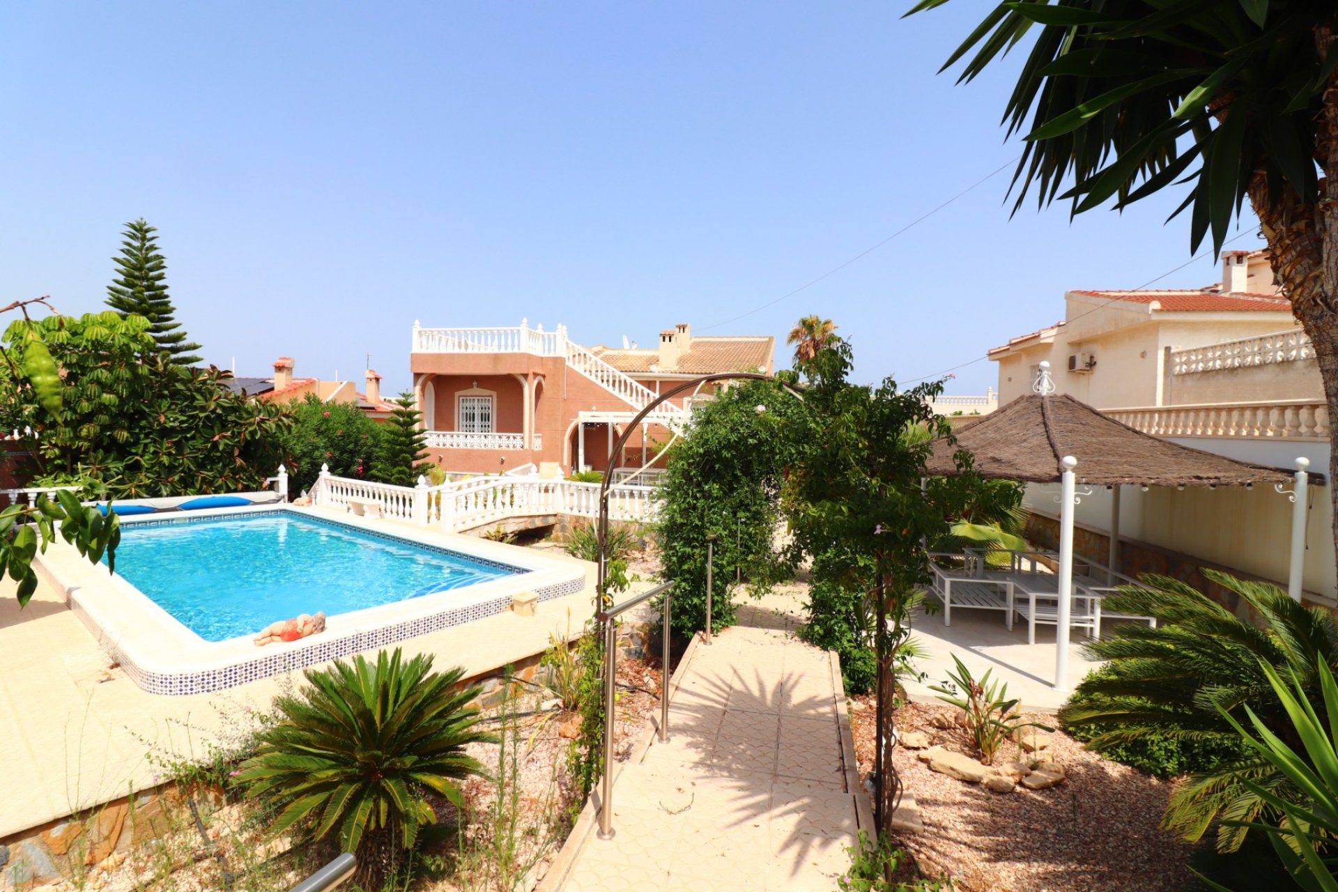 Reventa - Villa -
Ciudad Quesada - La Fiesta
