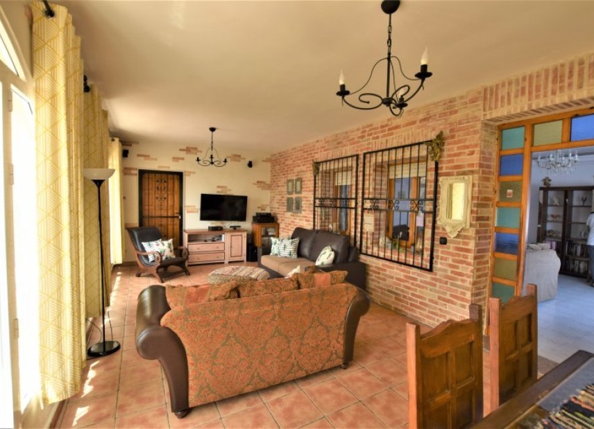 Reventa - Villa -
Ciudad Quesada - Pueblo Bravo
