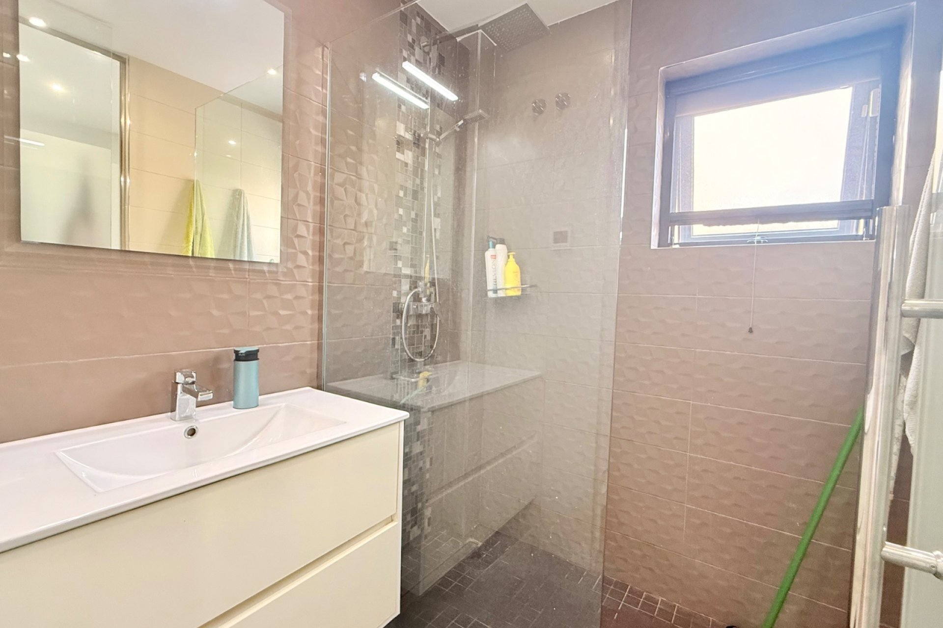 Reventa - Villa -
Ciudad Quesada - Pueblo Bravo