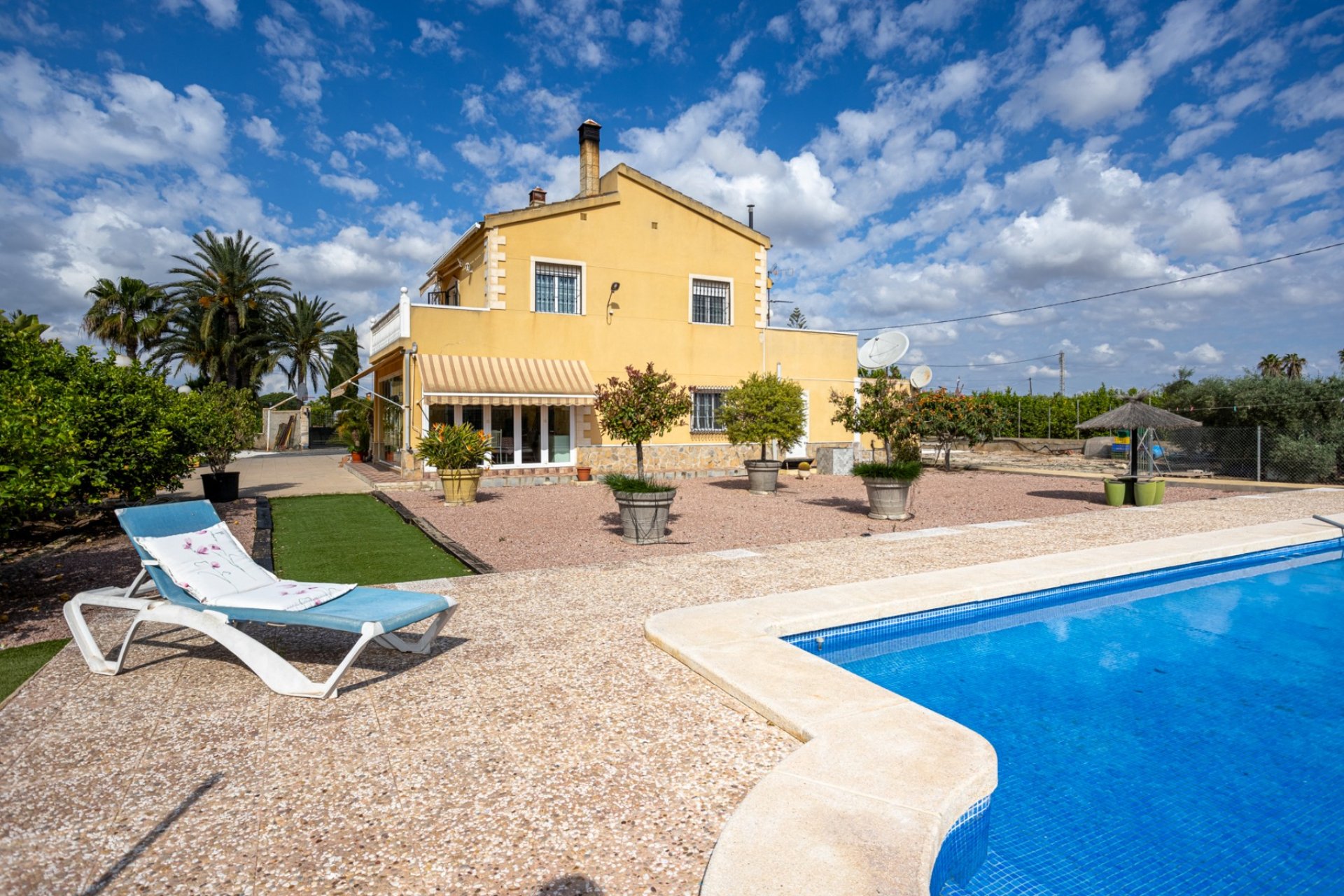 Reventa - Villa -
Elche - La Hoya