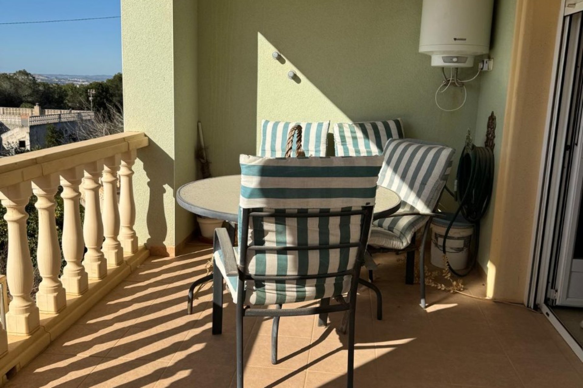 Reventa - Villa -
Elche - La Marina