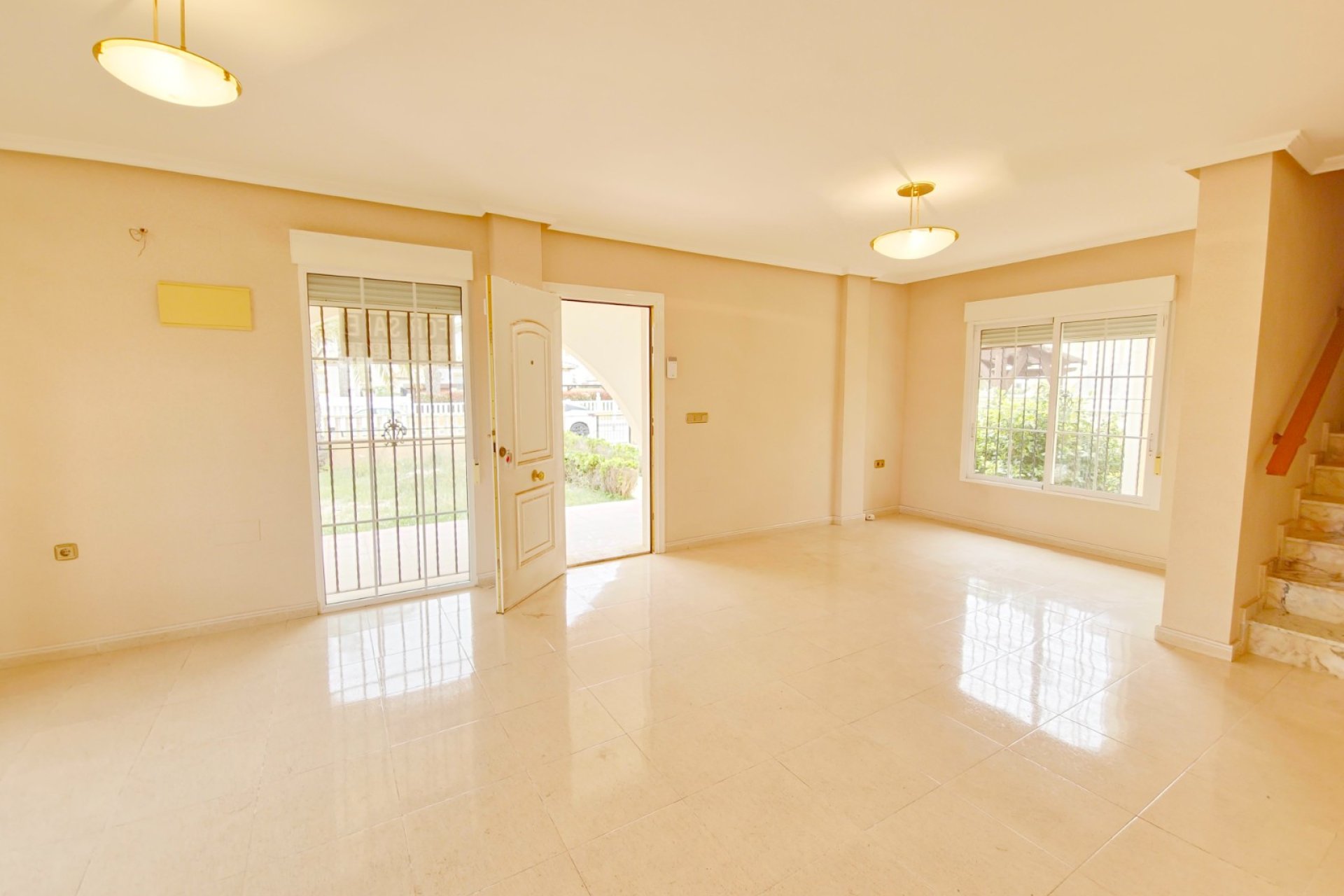 Reventa - Villa -
Elche - La Marina