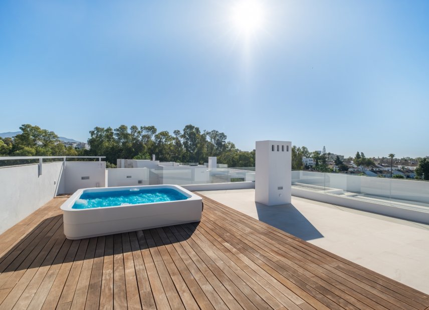 Reventa - Villa -
Estepona - El Paraíso