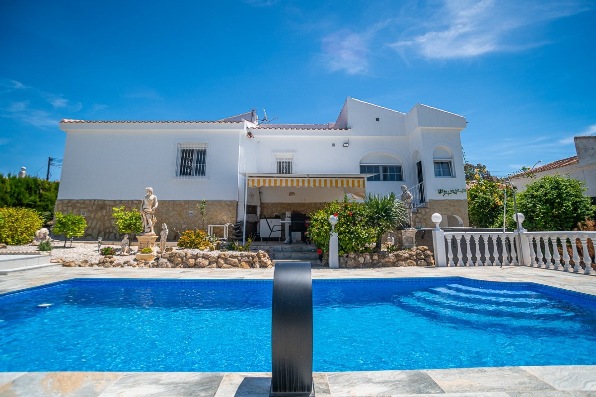 Reventa - Villa -
La Marina - LA MARINA