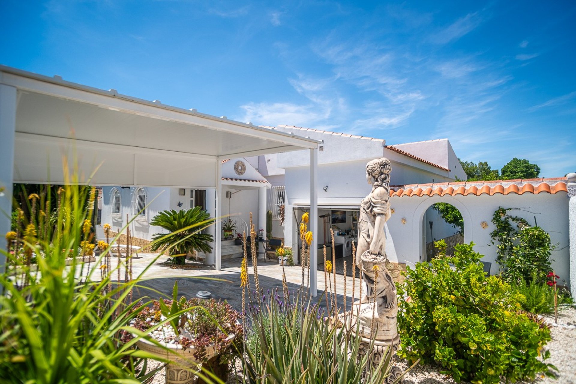 Reventa - Villa -
La Marina - LA MARINA