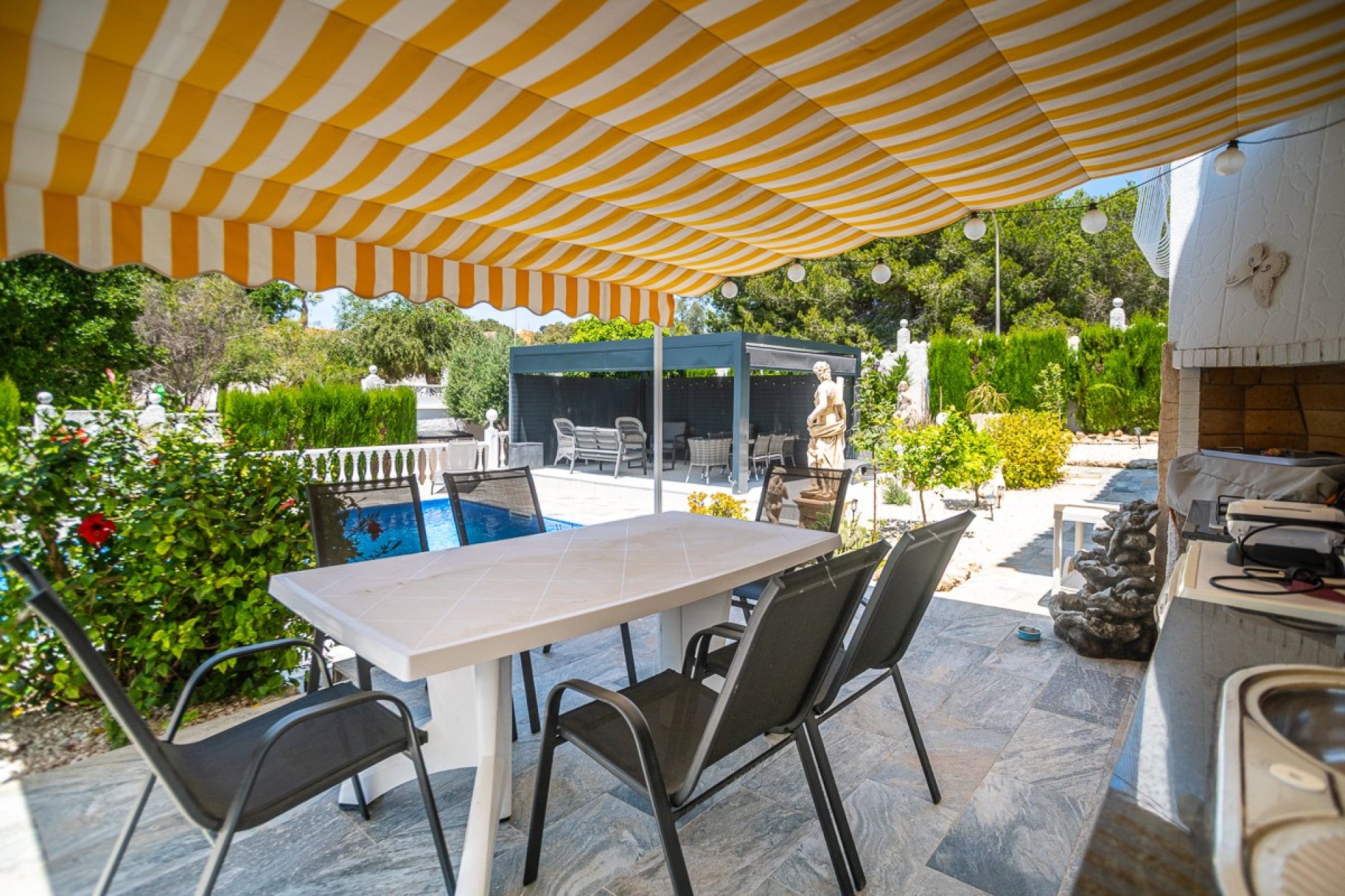 Reventa - Villa -
La Marina - LA MARINA
