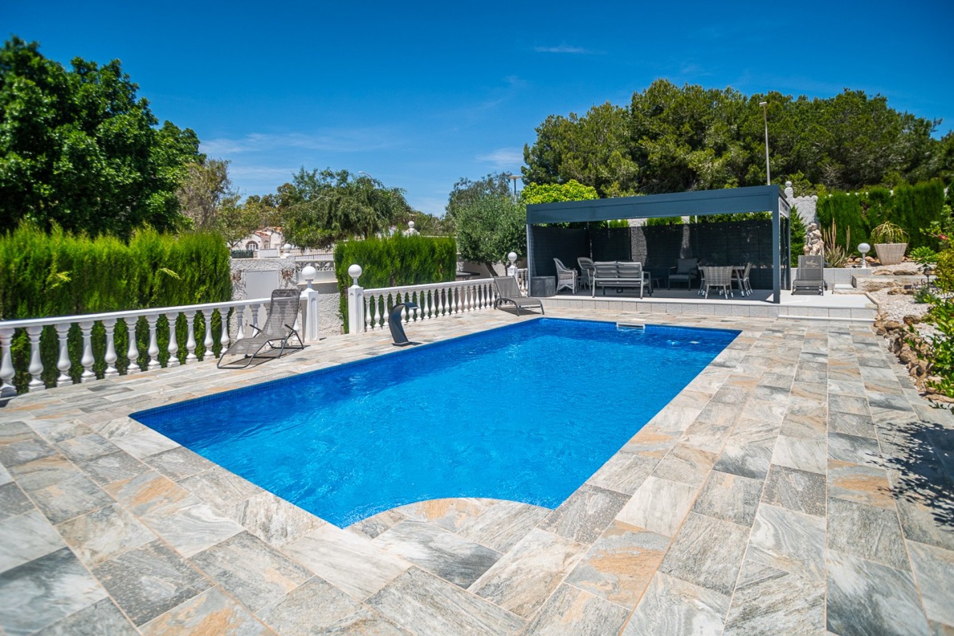 Reventa - Villa -
La Marina - LA MARINA