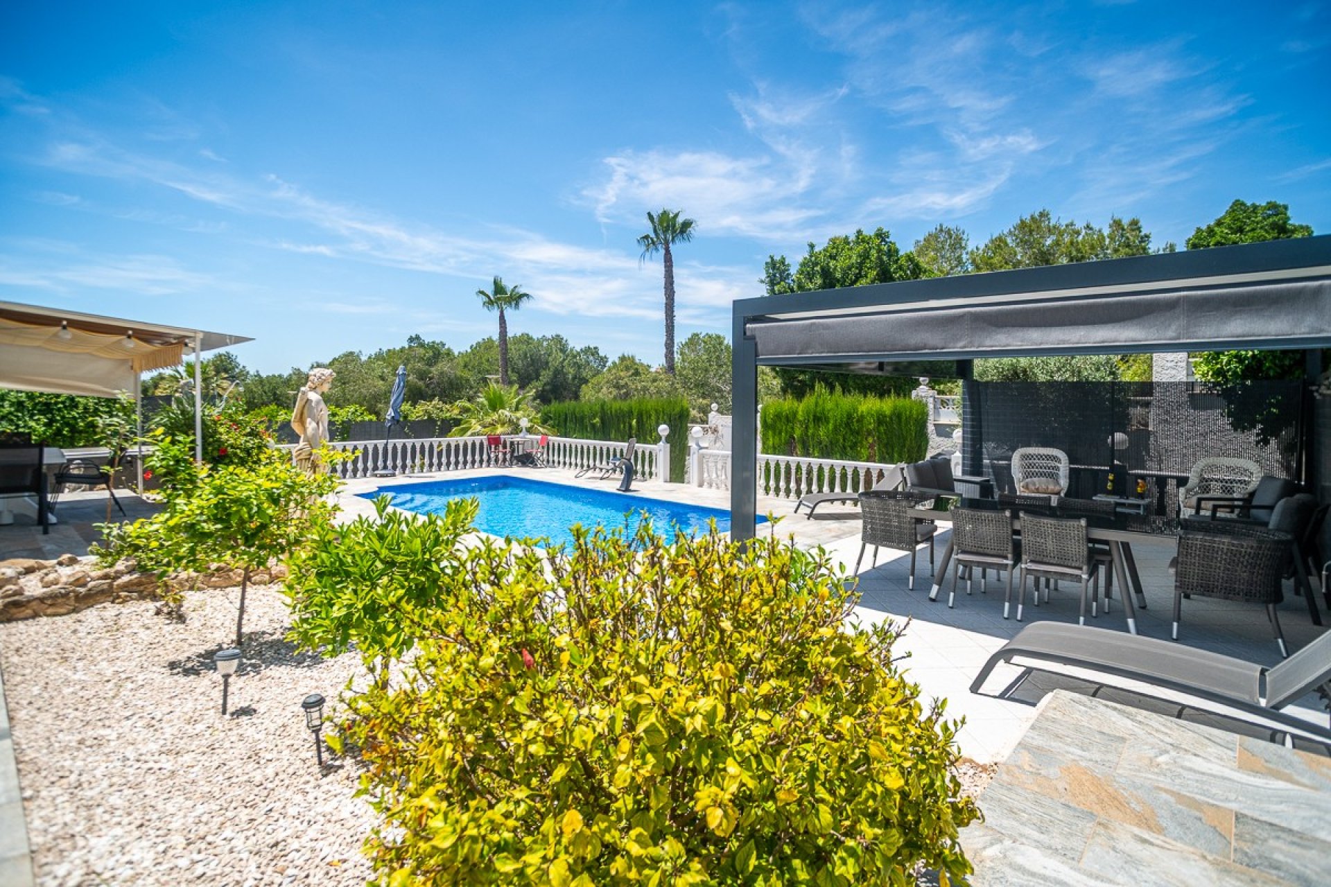 Reventa - Villa -
La Marina - LA MARINA