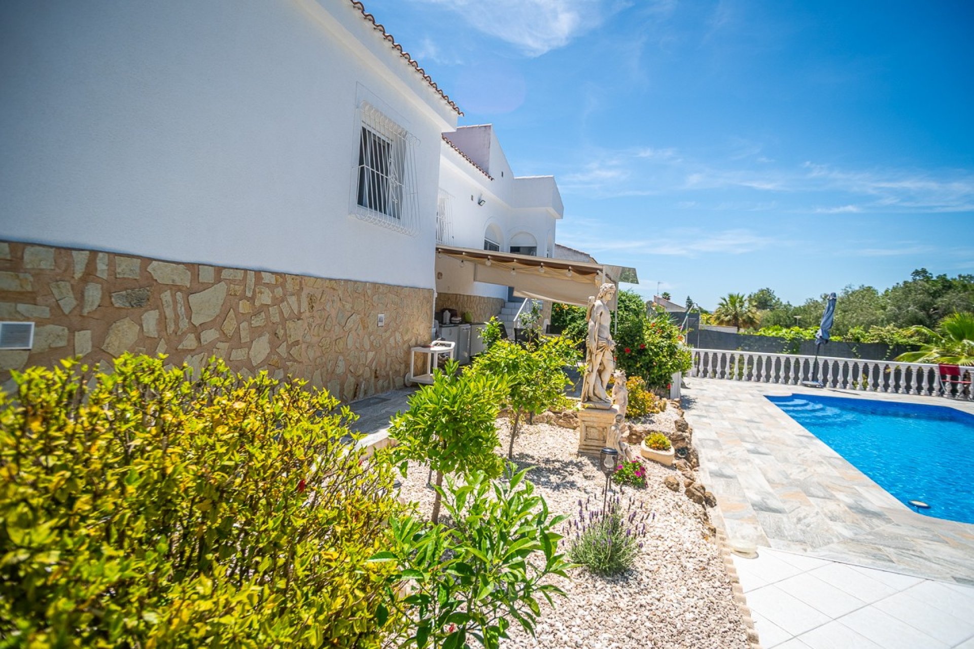 Reventa - Villa -
La Marina - LA MARINA