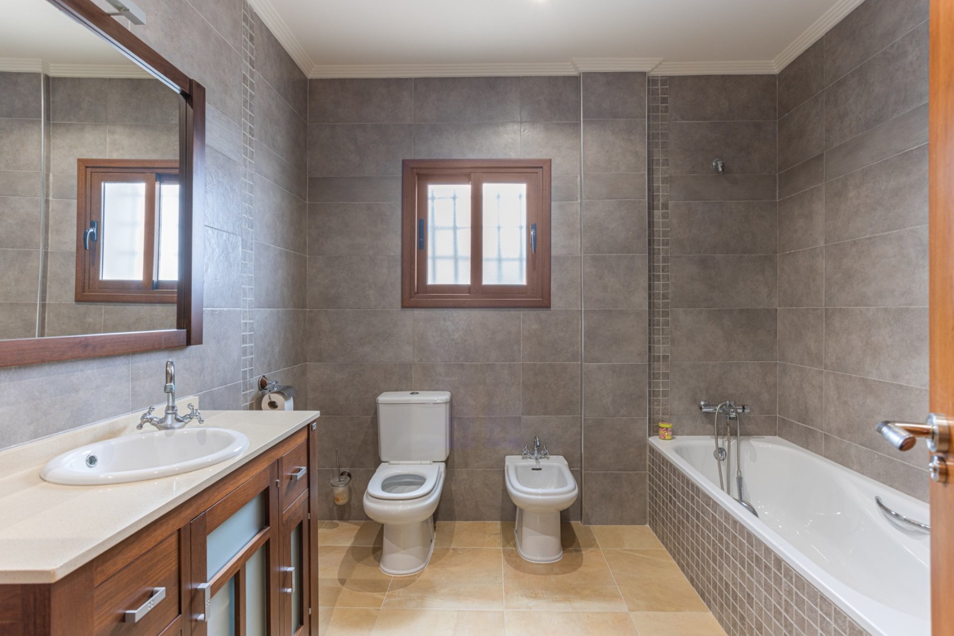 Reventa - Villa -
Los Montesinos - La Herrada