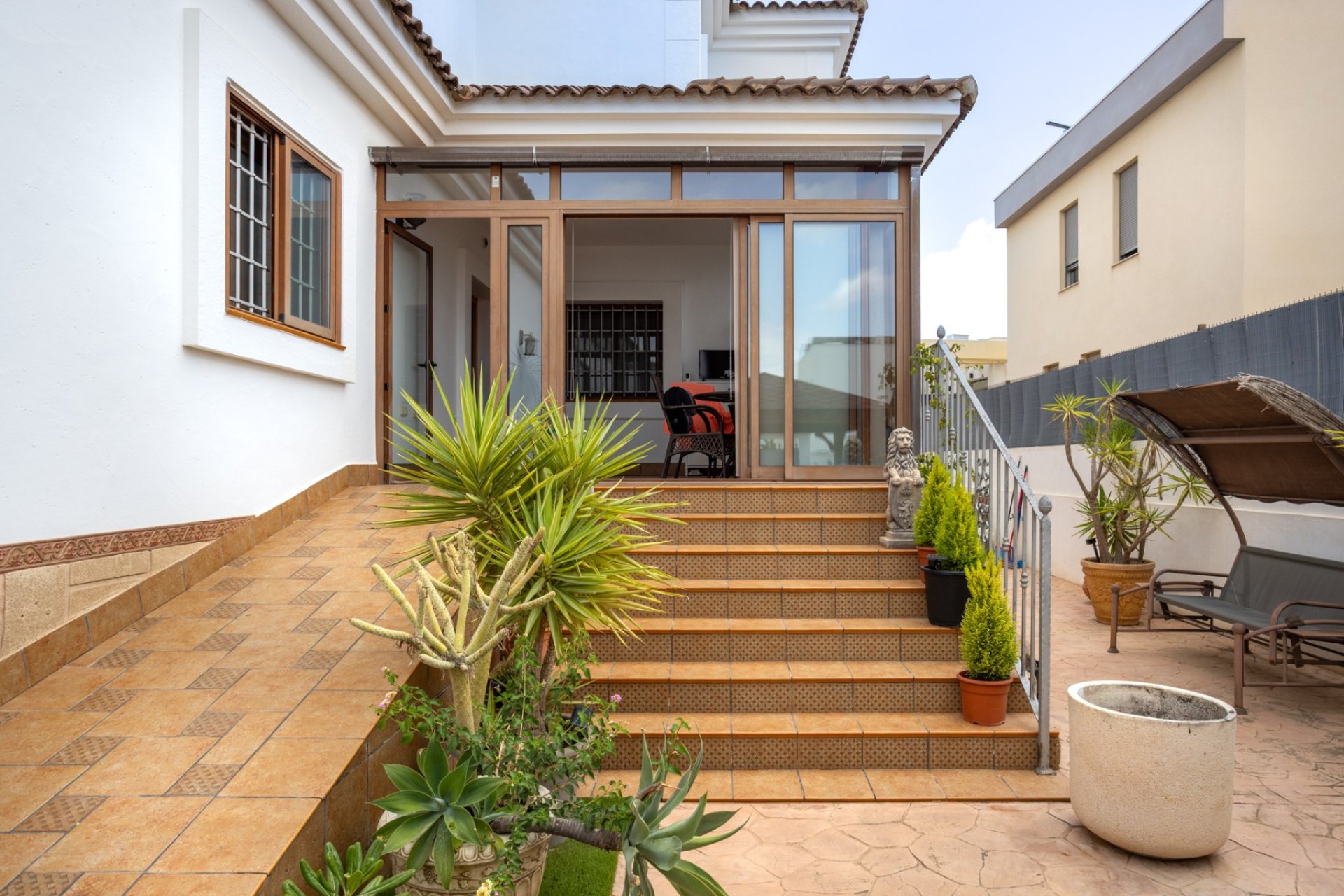 Reventa - Villa -
Los Montesinos - La Herrada