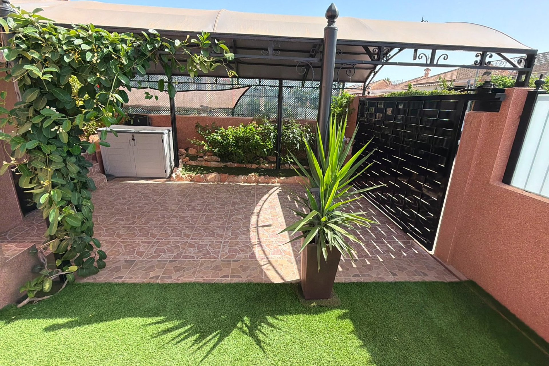 Reventa - Villa -
Los Montesinos - La Herrada