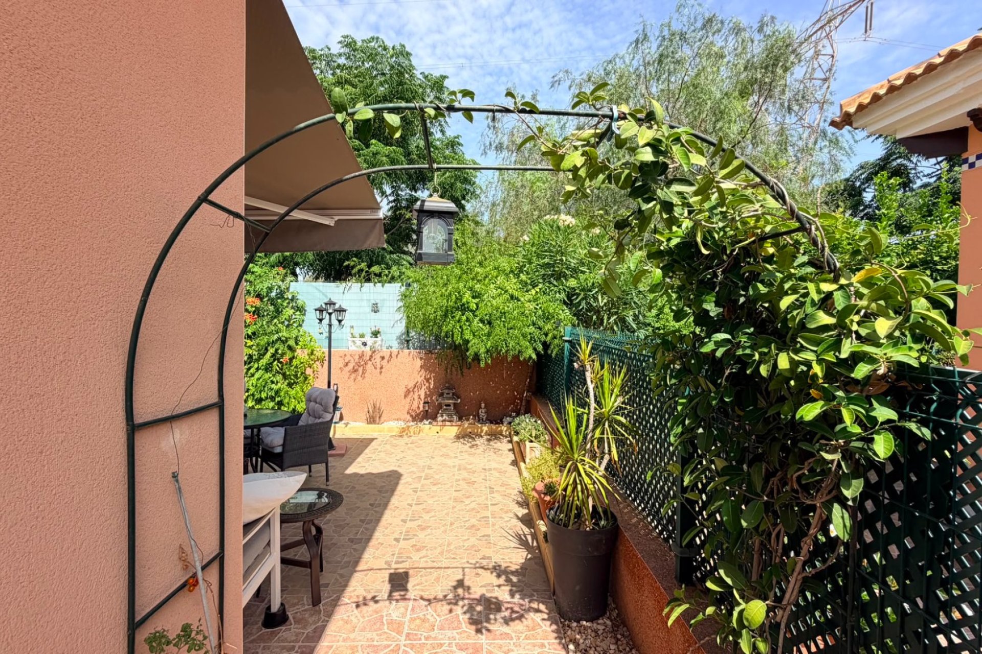 Reventa - Villa -
Los Montesinos - La Herrada