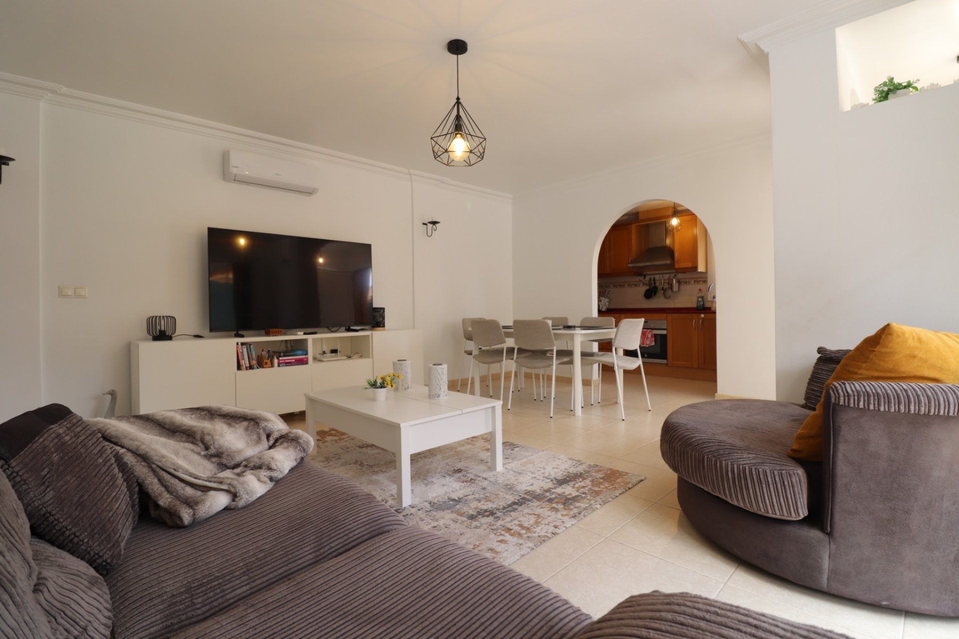 Reventa - Villa -
Los Montesinos - La Herrada