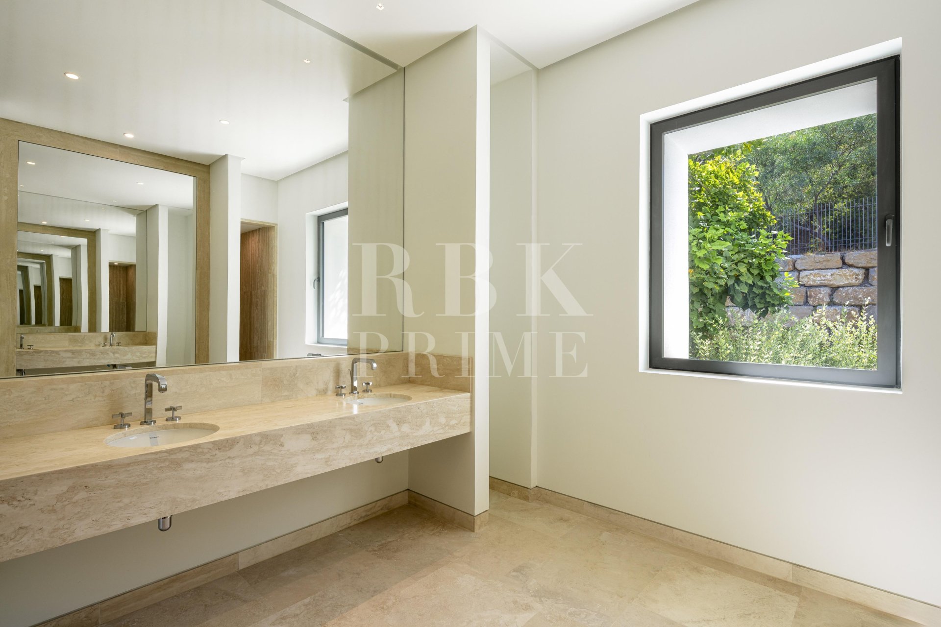 Reventa - Villa -
Malaga - Casares