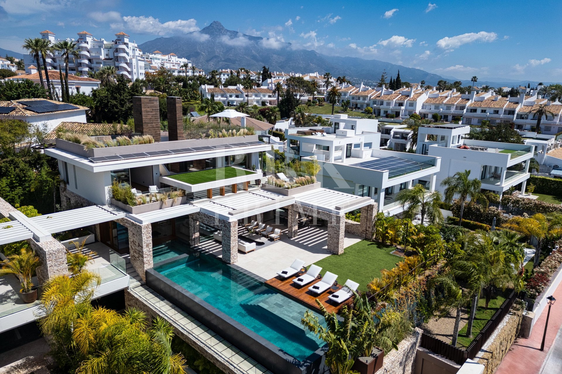 Reventa - Villa -
Malaga - Nueva Andalucía