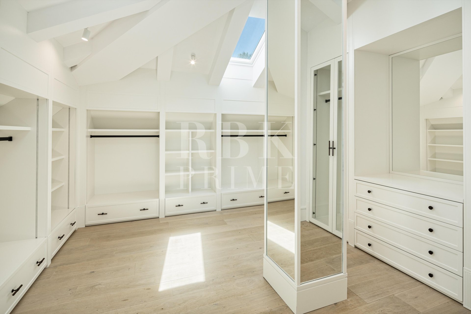 Reventa - Villa -
Malaga - Nueva Andalucía