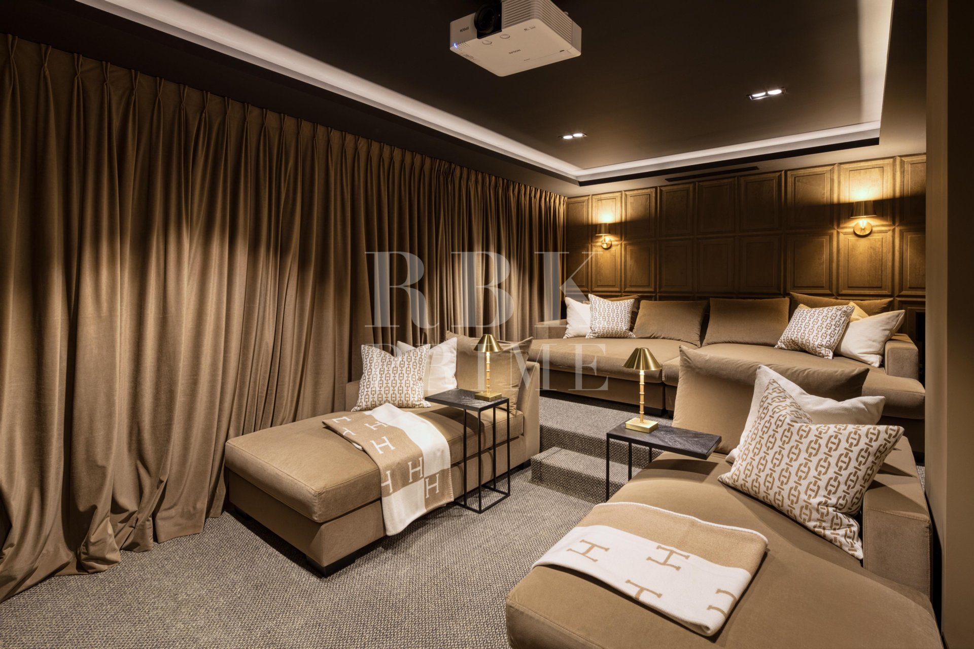 Reventa - Villa -
Malaga - Nueva Andalucía
