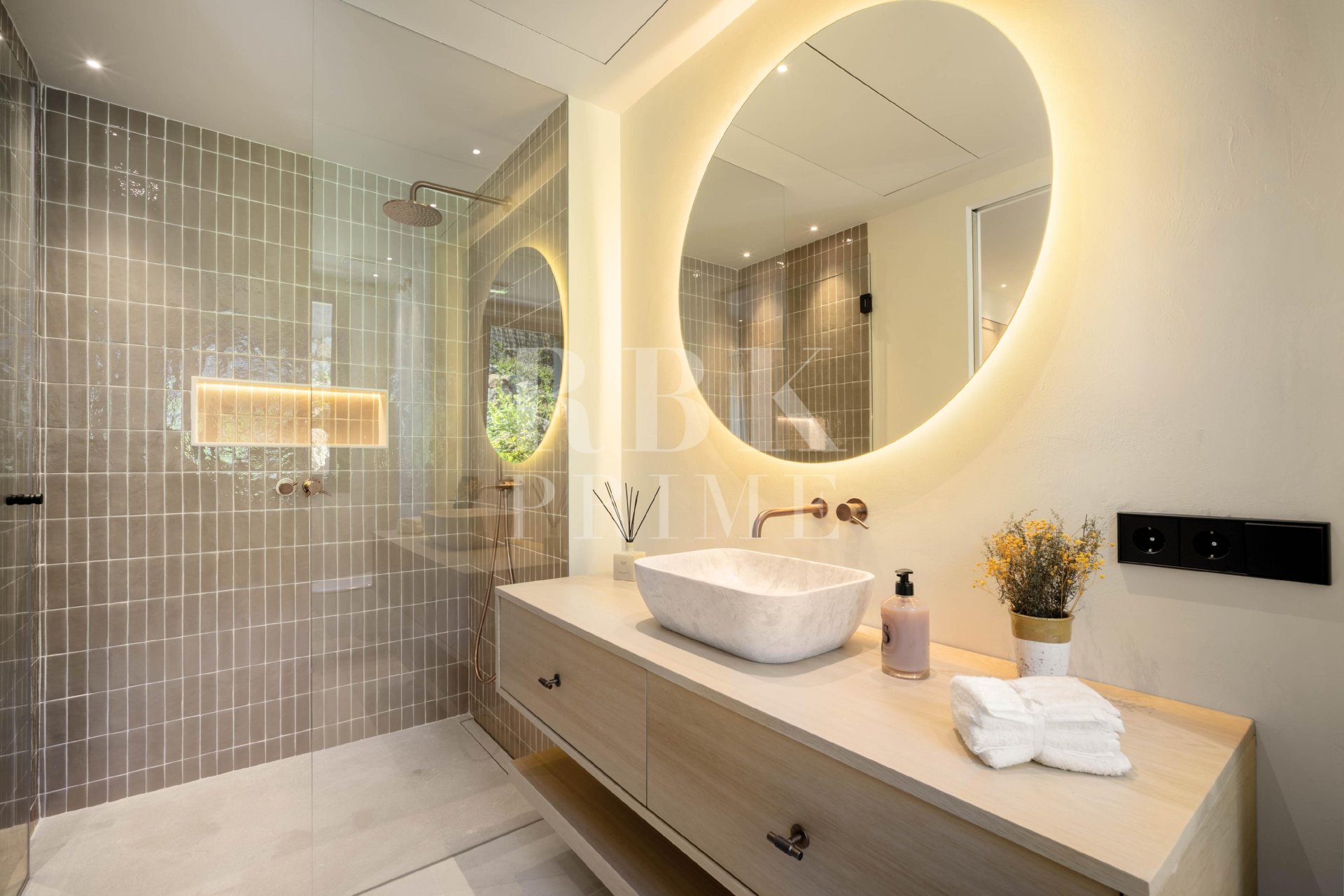 Reventa - Villa -
Malaga - Nueva Andalucía