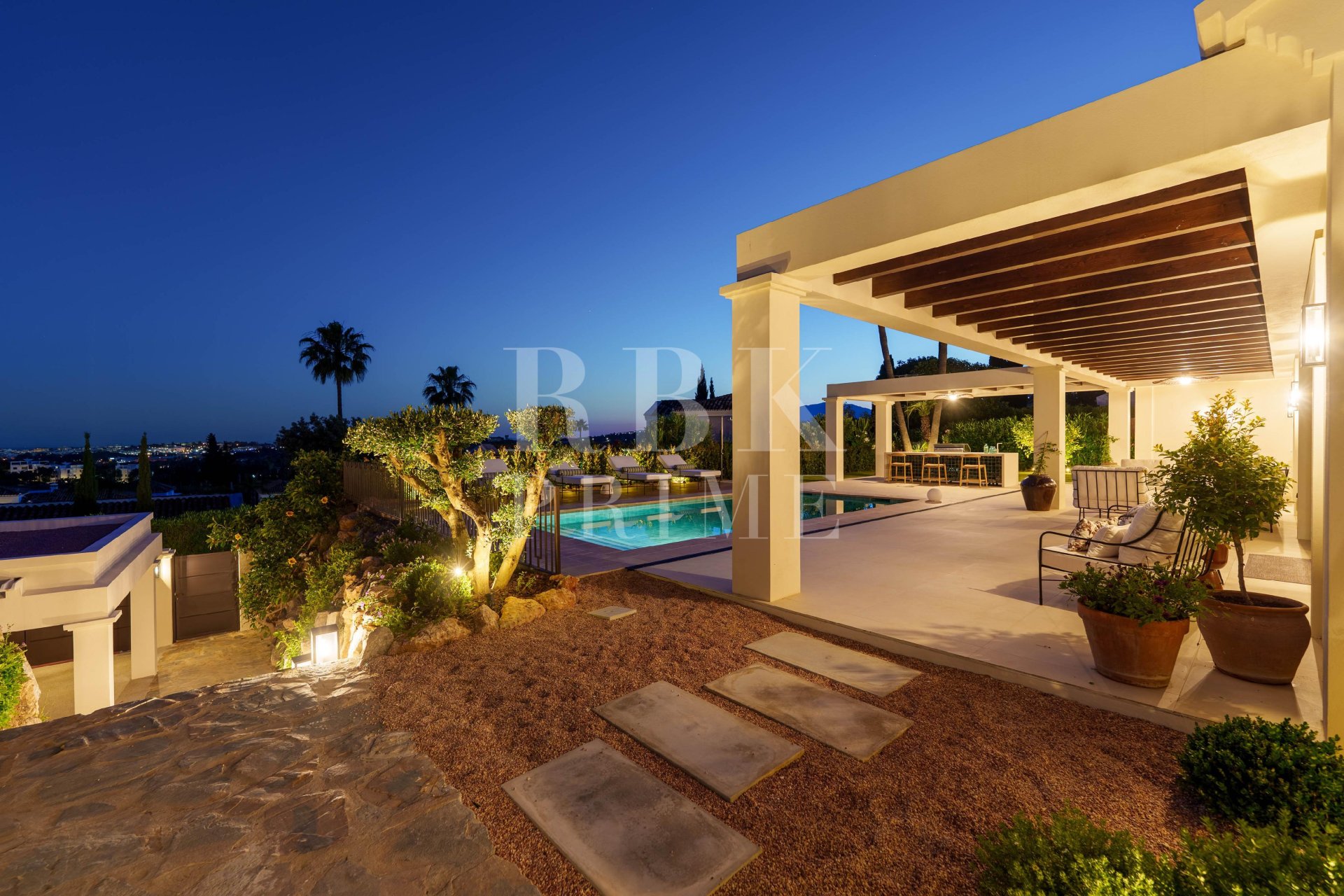 Reventa - Villa -
Malaga - Nueva Andalucía