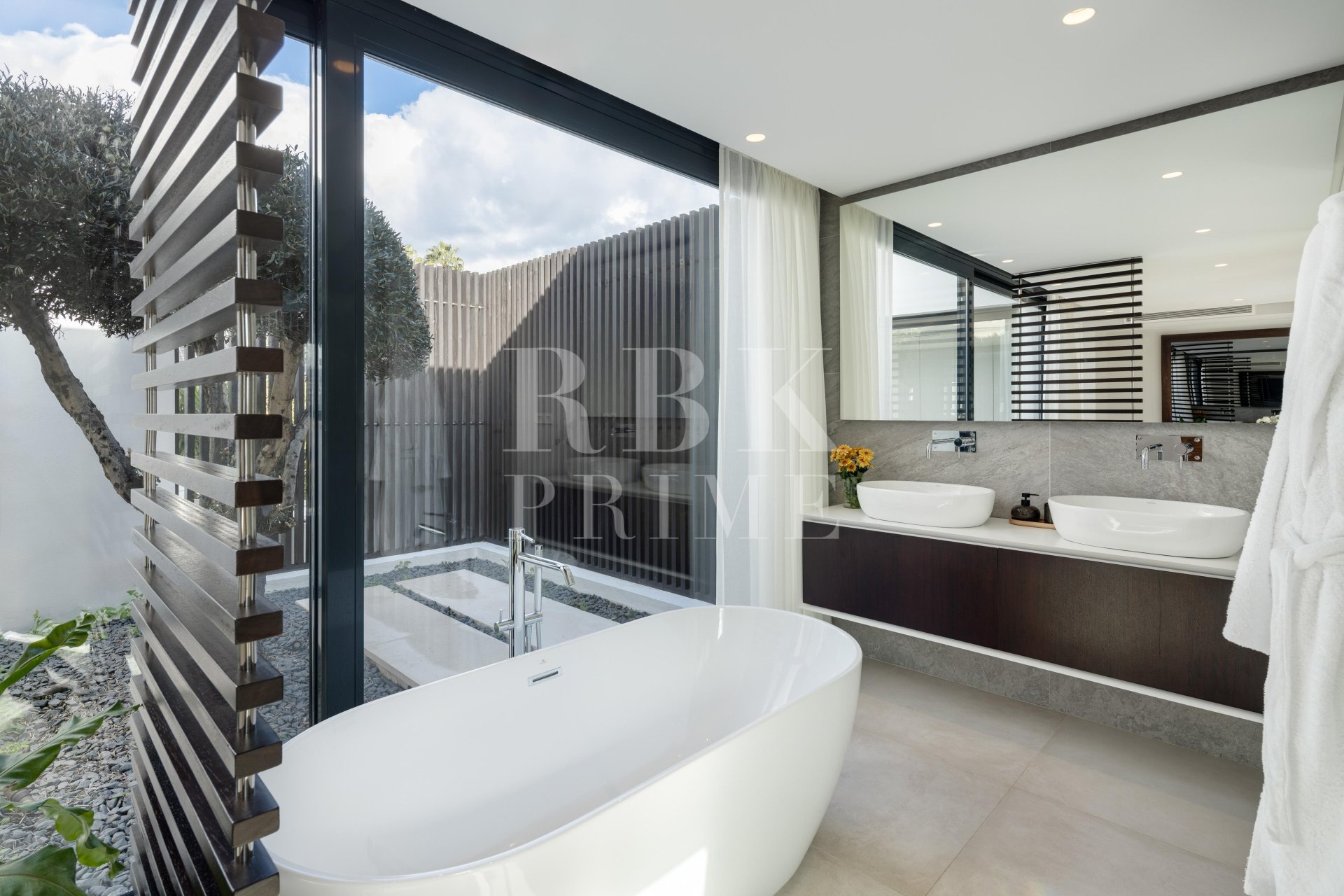 Reventa - Villa -
Malaga - Nueva Andalucía