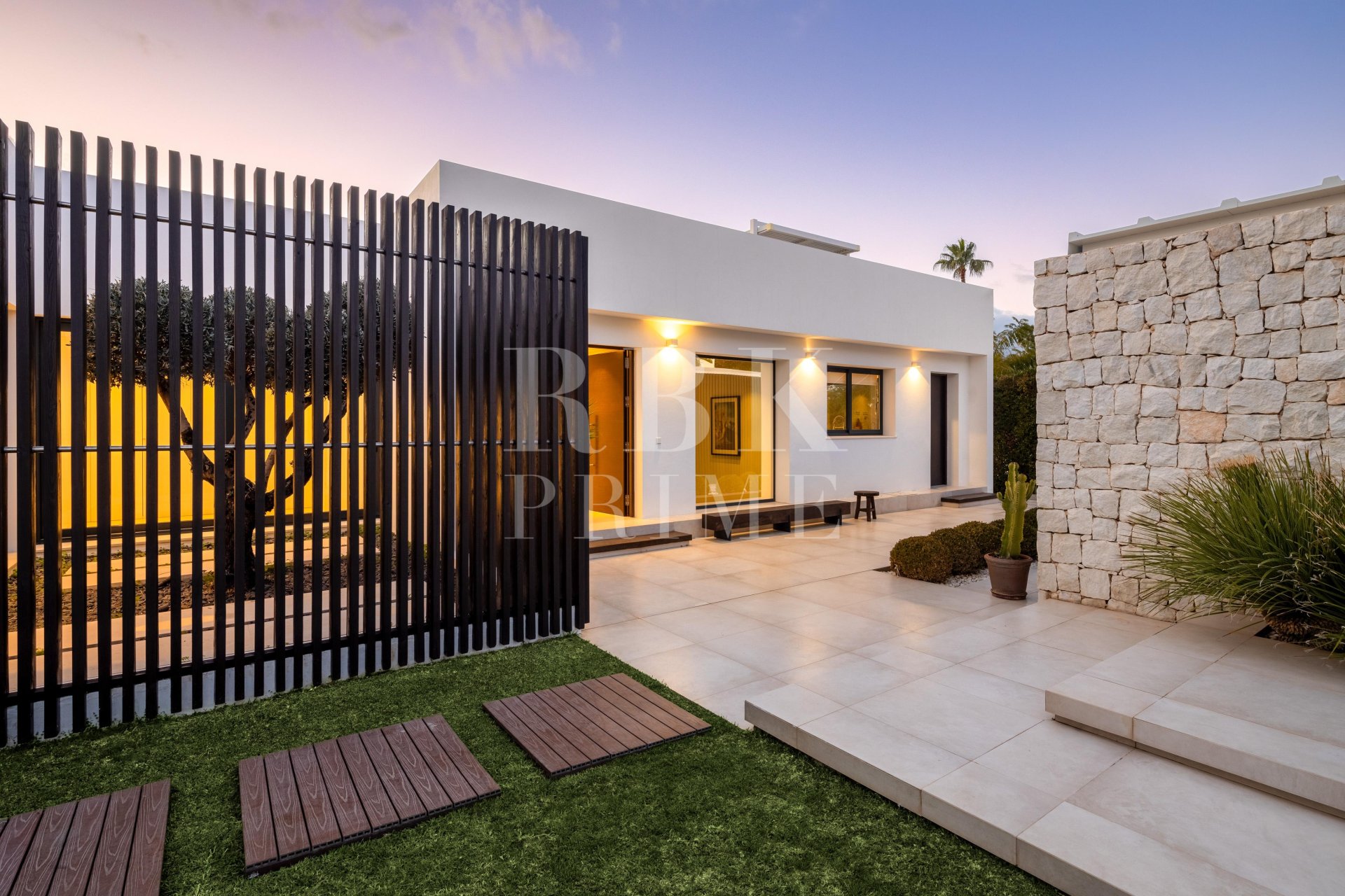 Reventa - Villa -
Malaga - Nueva Andalucía