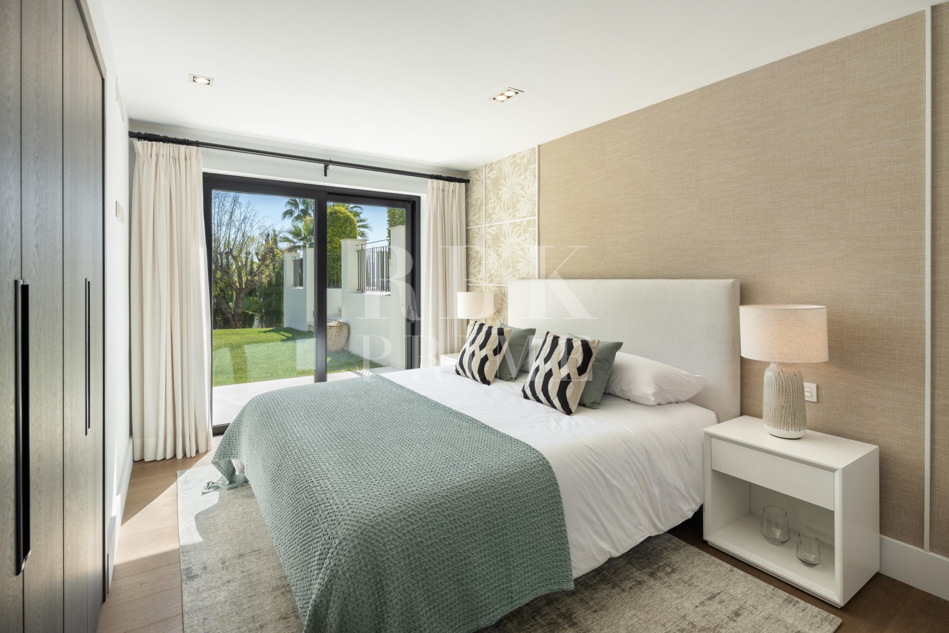 Reventa - Villa -
Malaga - Nueva Andalucía