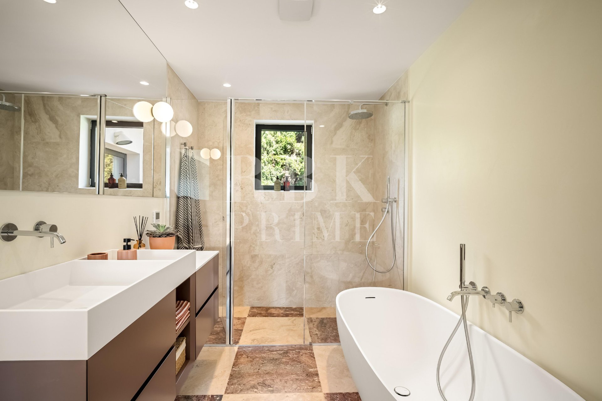 Reventa - Villa -
Malaga - Nueva Andalucía