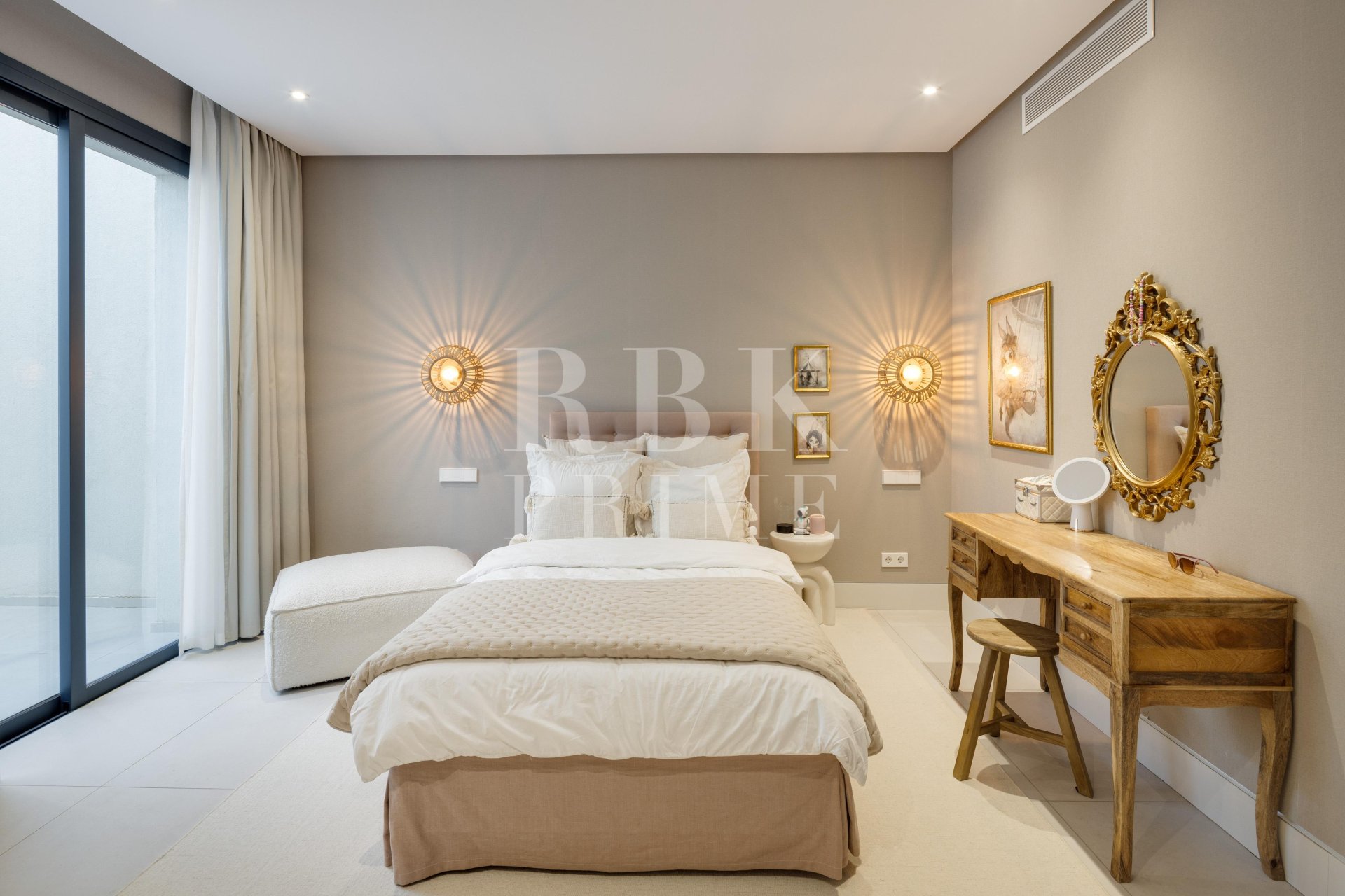 Reventa - Villa -
Malaga - Nueva Andalucía