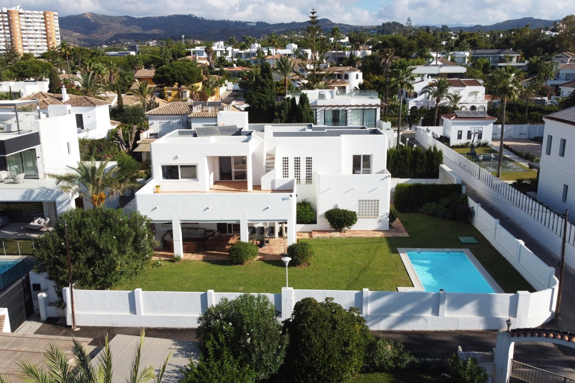 Reventa - Villa -
Marbella - Las Chapas