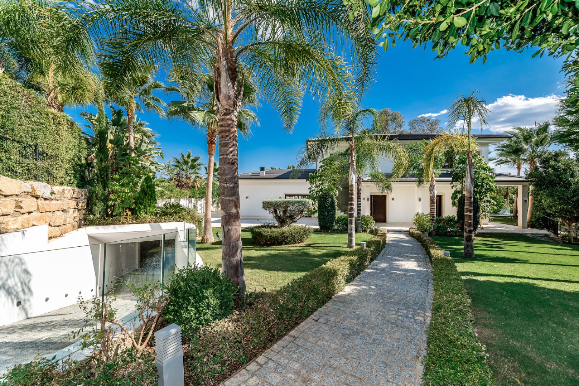 Reventa - Villa -
Marbella - Nueva Andalucía