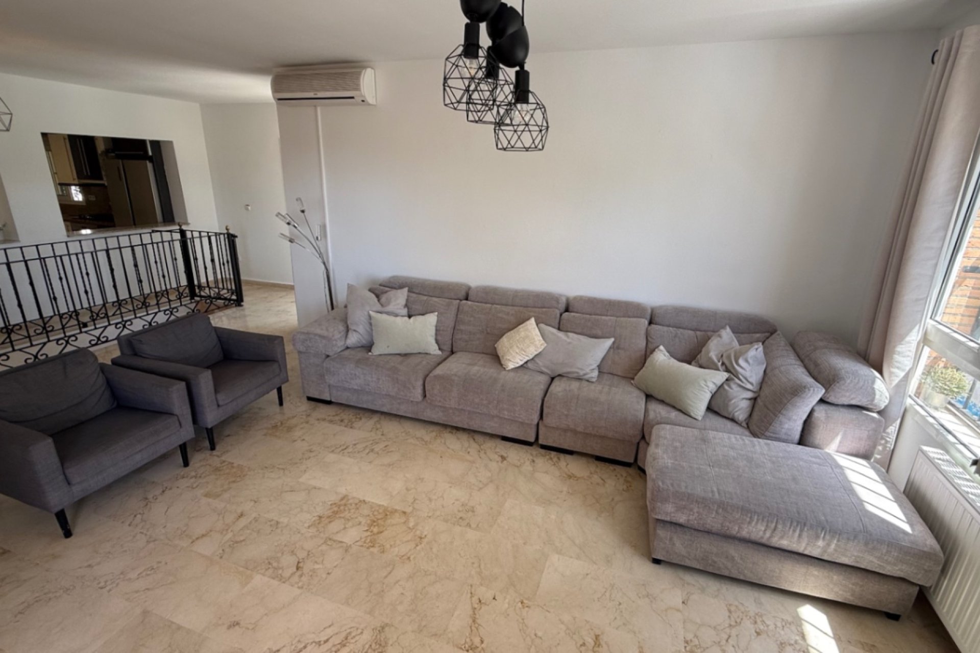 Reventa - Villa -
Orihuela - Costa Blanca