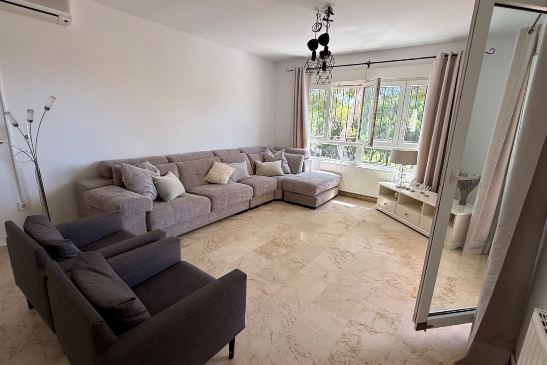 Reventa - Villa -
Orihuela - Costa Blanca
